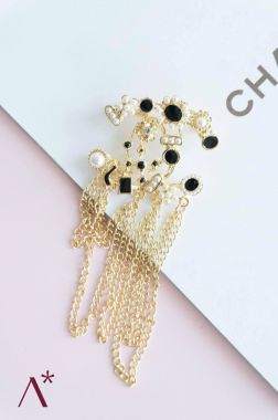 The Chain Chnel Brooch